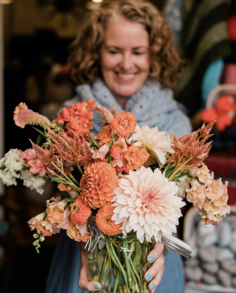 (4) Pick up seasonal produce at the Bainbridge Island Farmers Market!