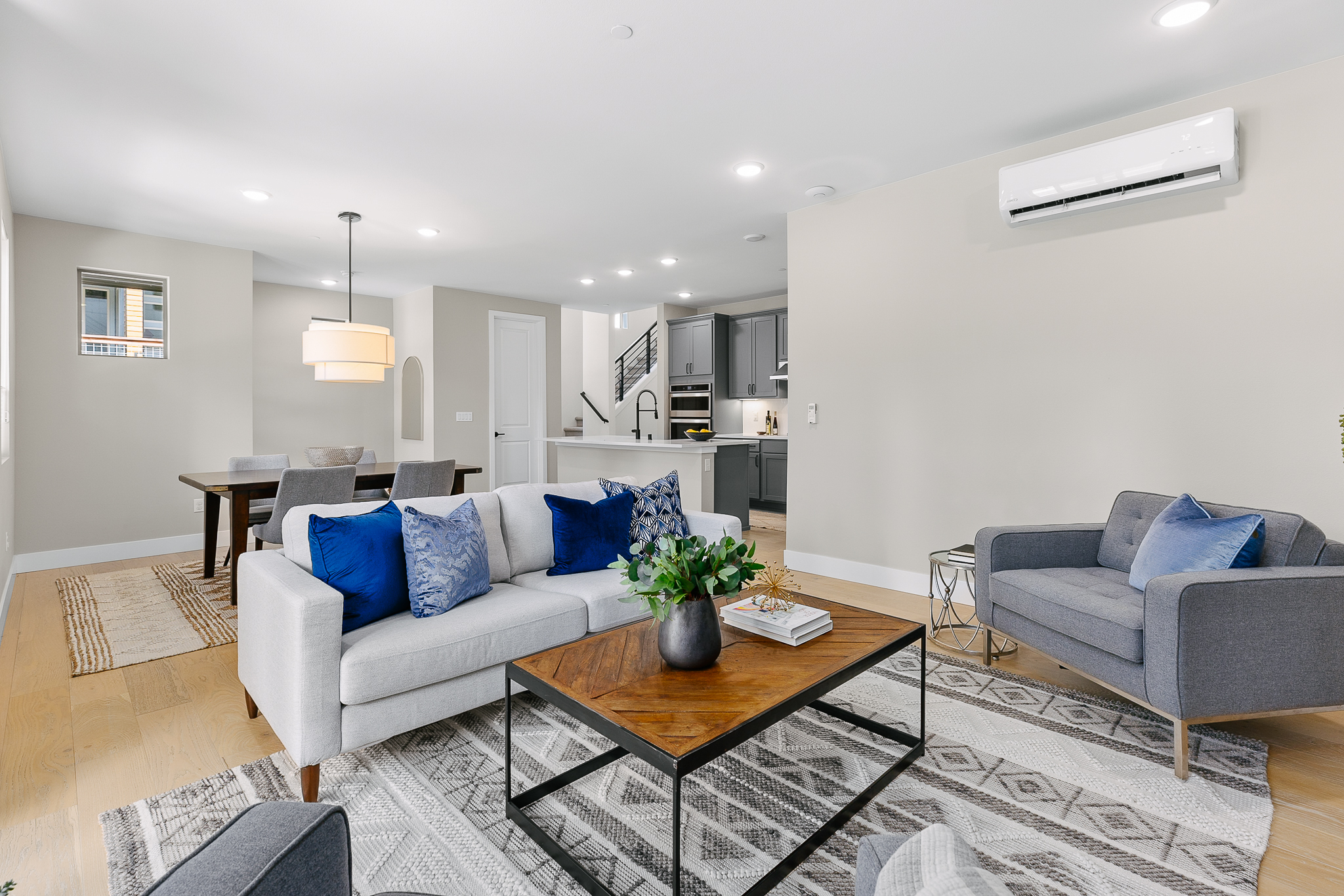 Web-933 Dove Tail Lane 21-44