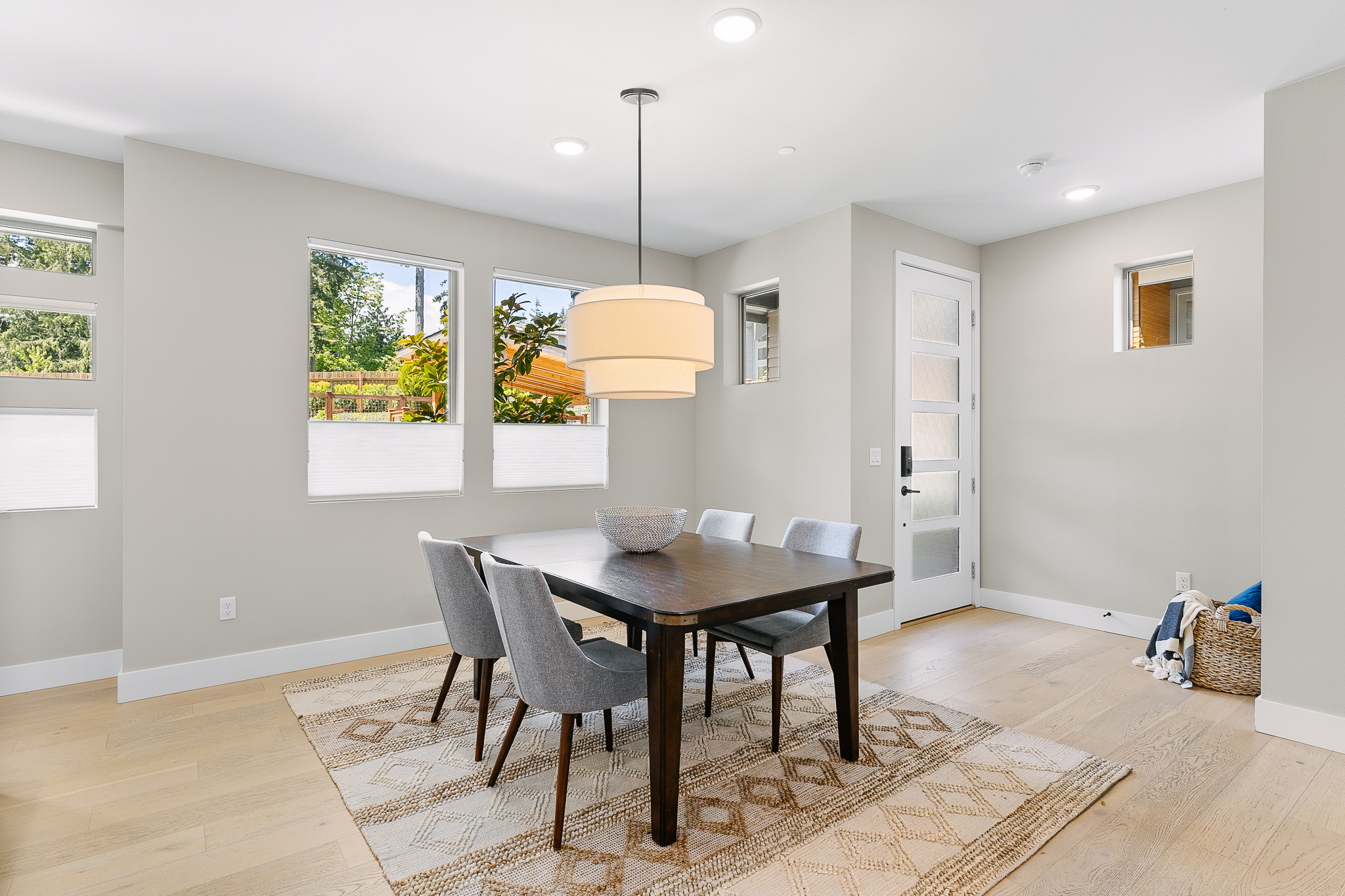 Web-933 Dove Tail Lane 21-47