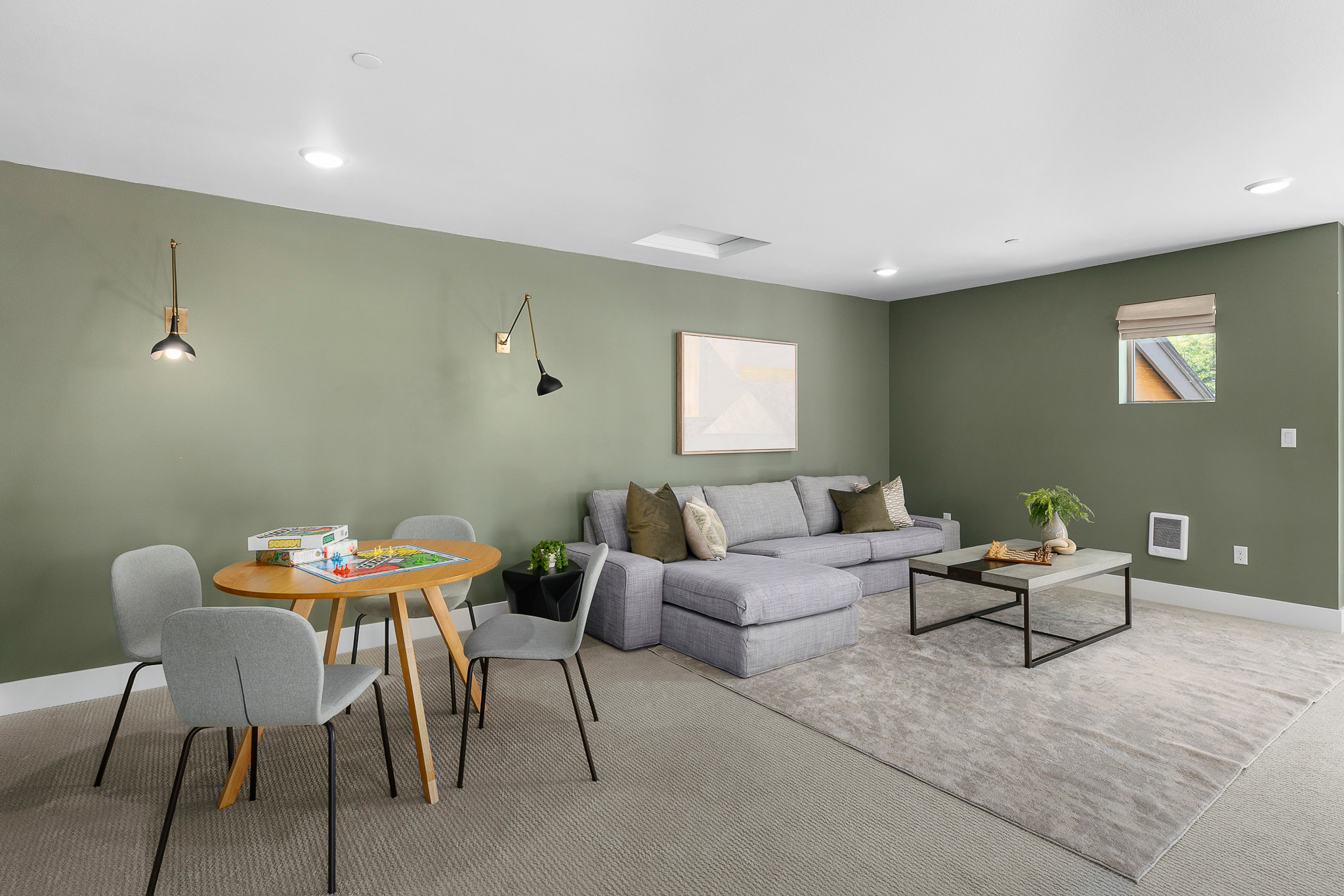 Web-933 Dove Tail Lane 21-85