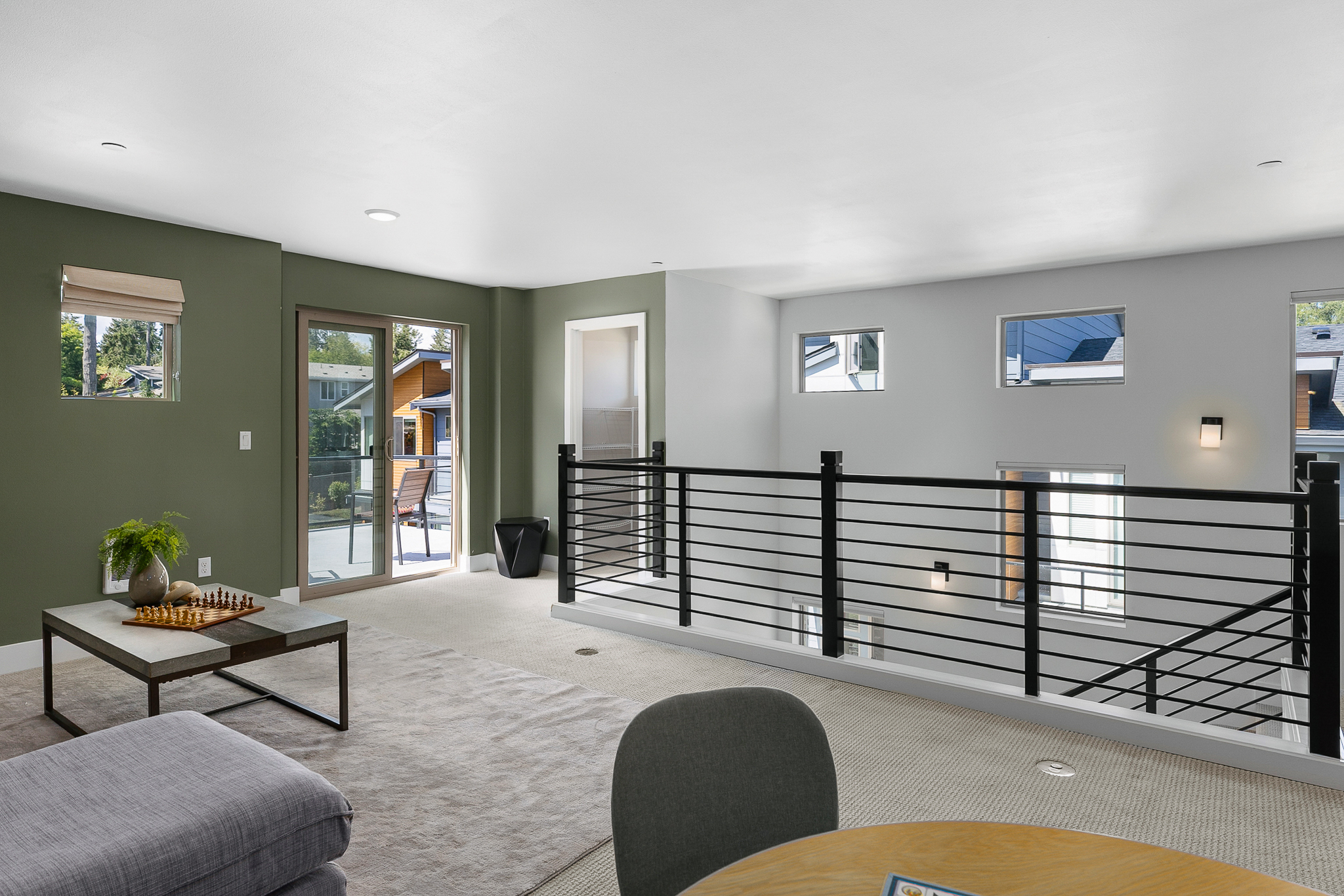 Web-933 Dove Tail Lane 21-87