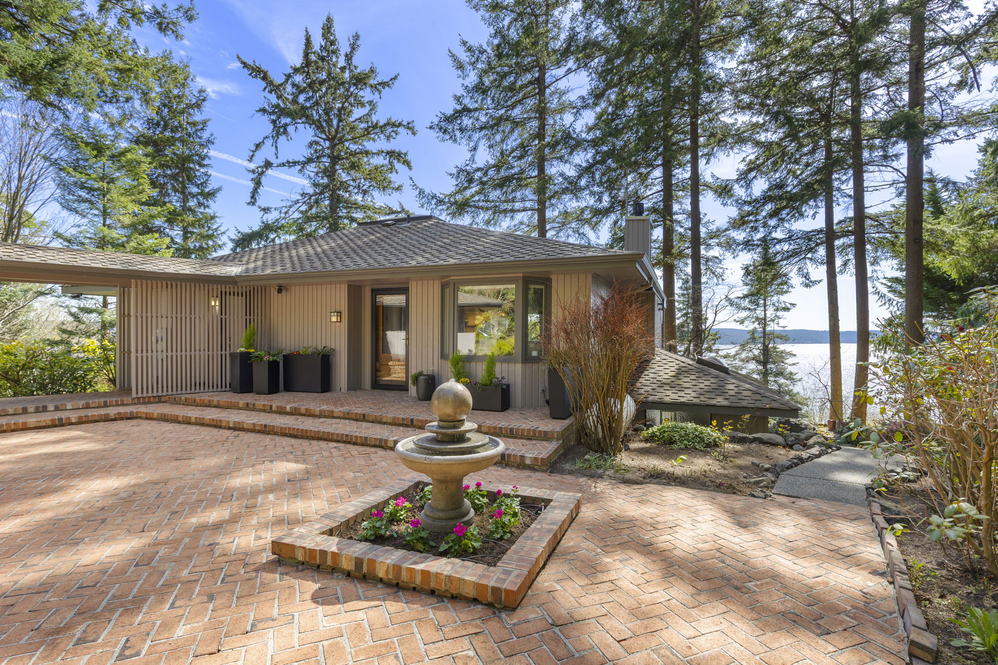 5-web-or-mls-PortLudlow-38