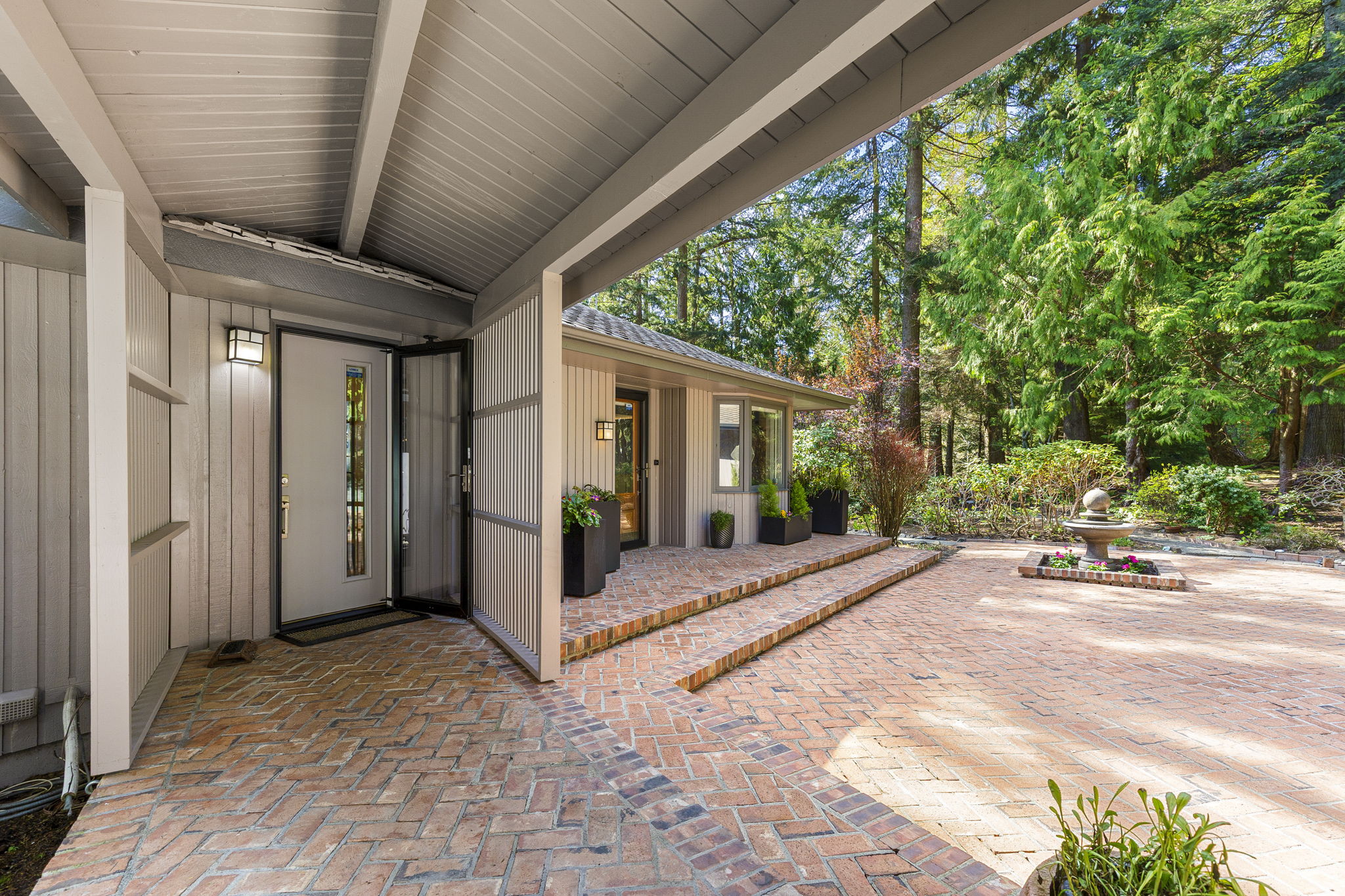 6-web-or-mls-PortLudlow-39