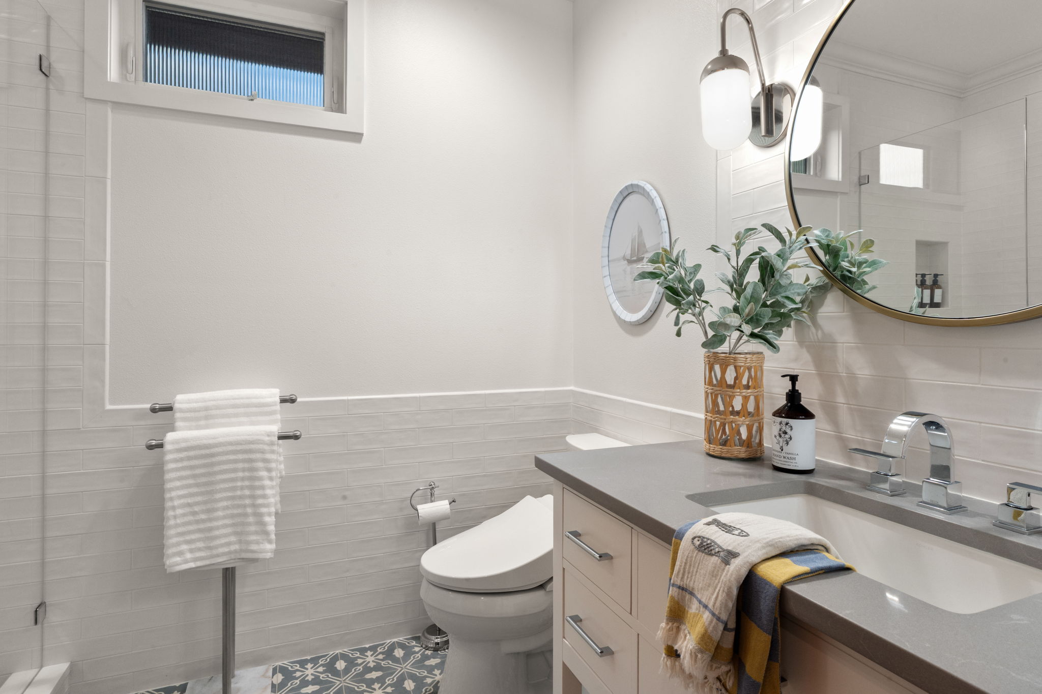 25-web-or-mls-A7409809