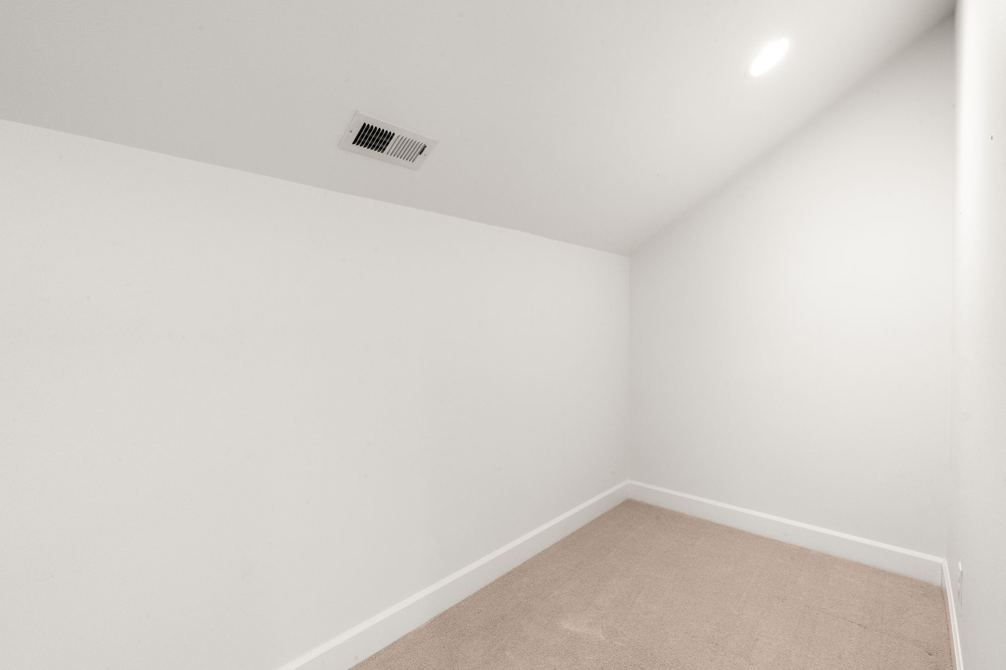 52-web-or-mls-A7400073