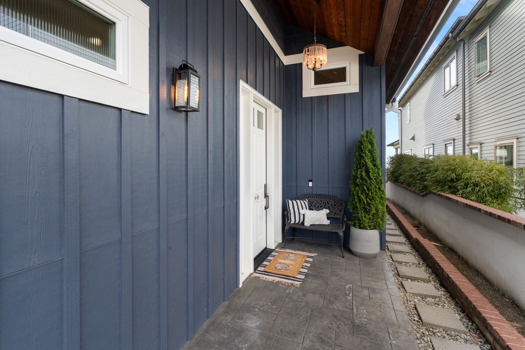 6-web-or-mls-A7409789