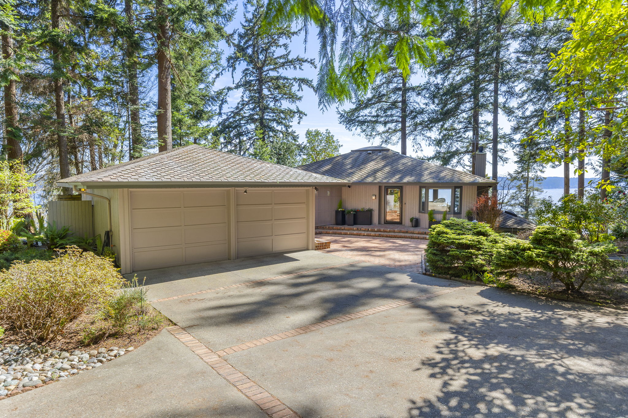 1-web-or-mls-PortLudlow-47