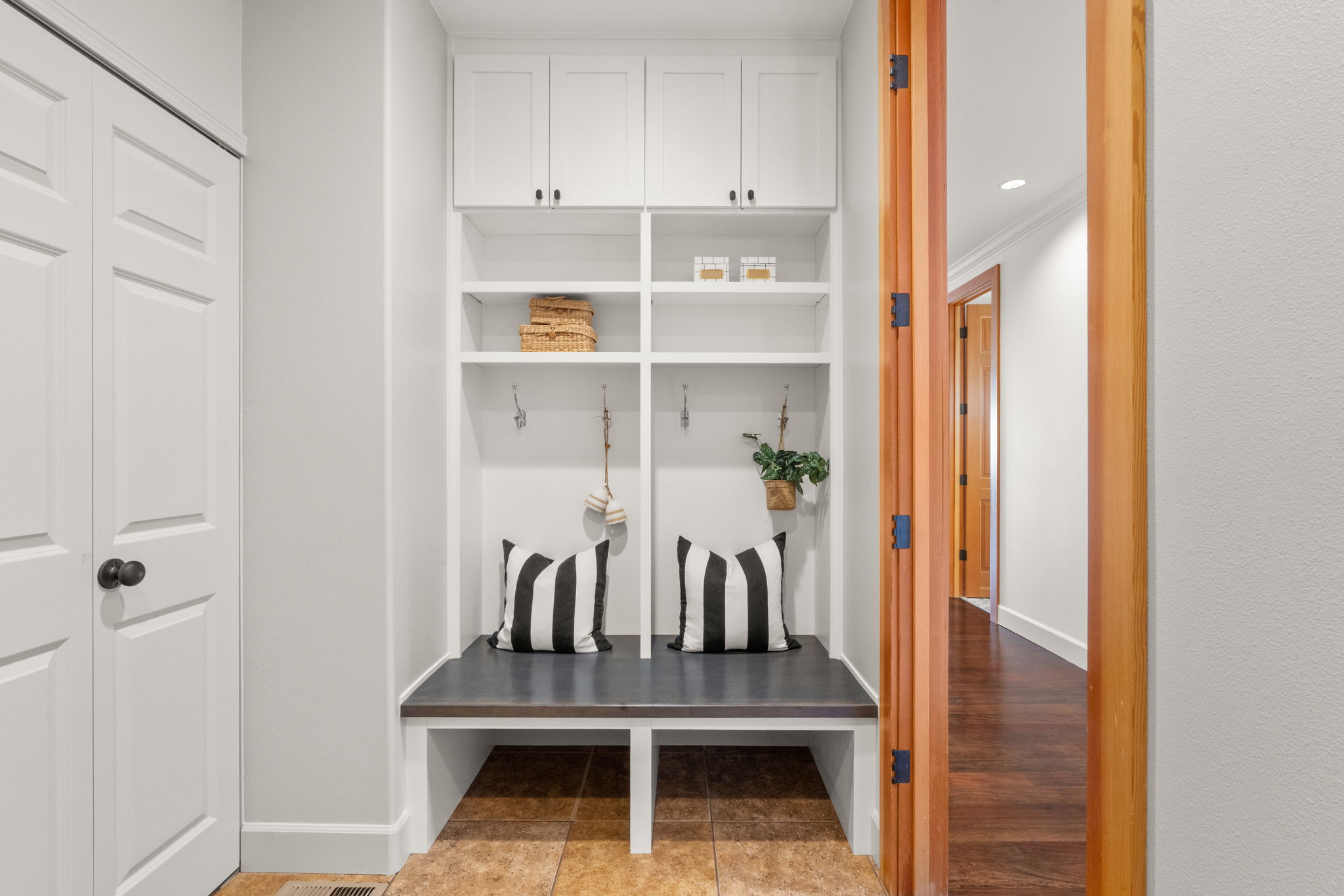27-web-or-mls-A7409828