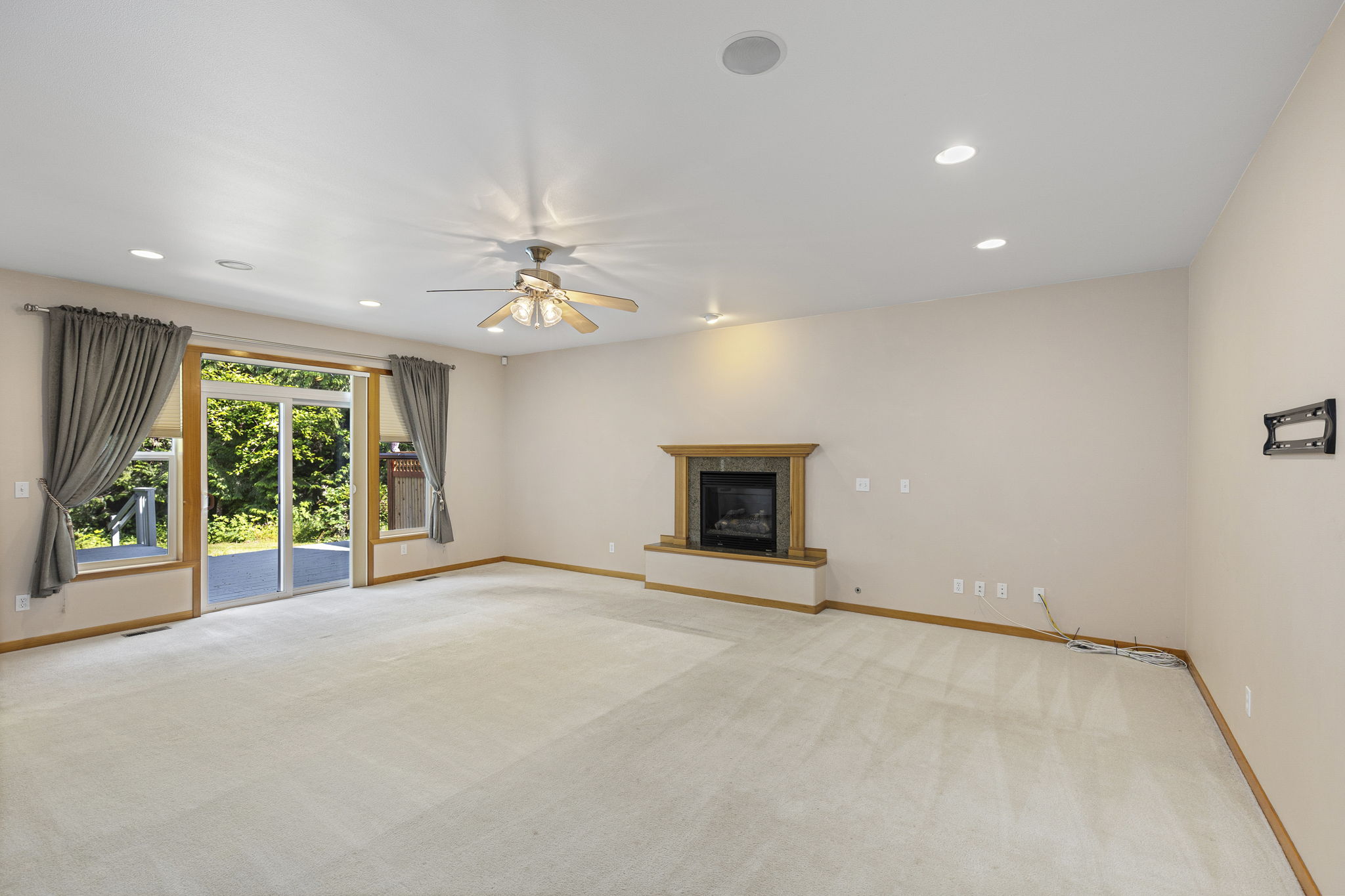 29-web-or-mls-ClearCreek-53