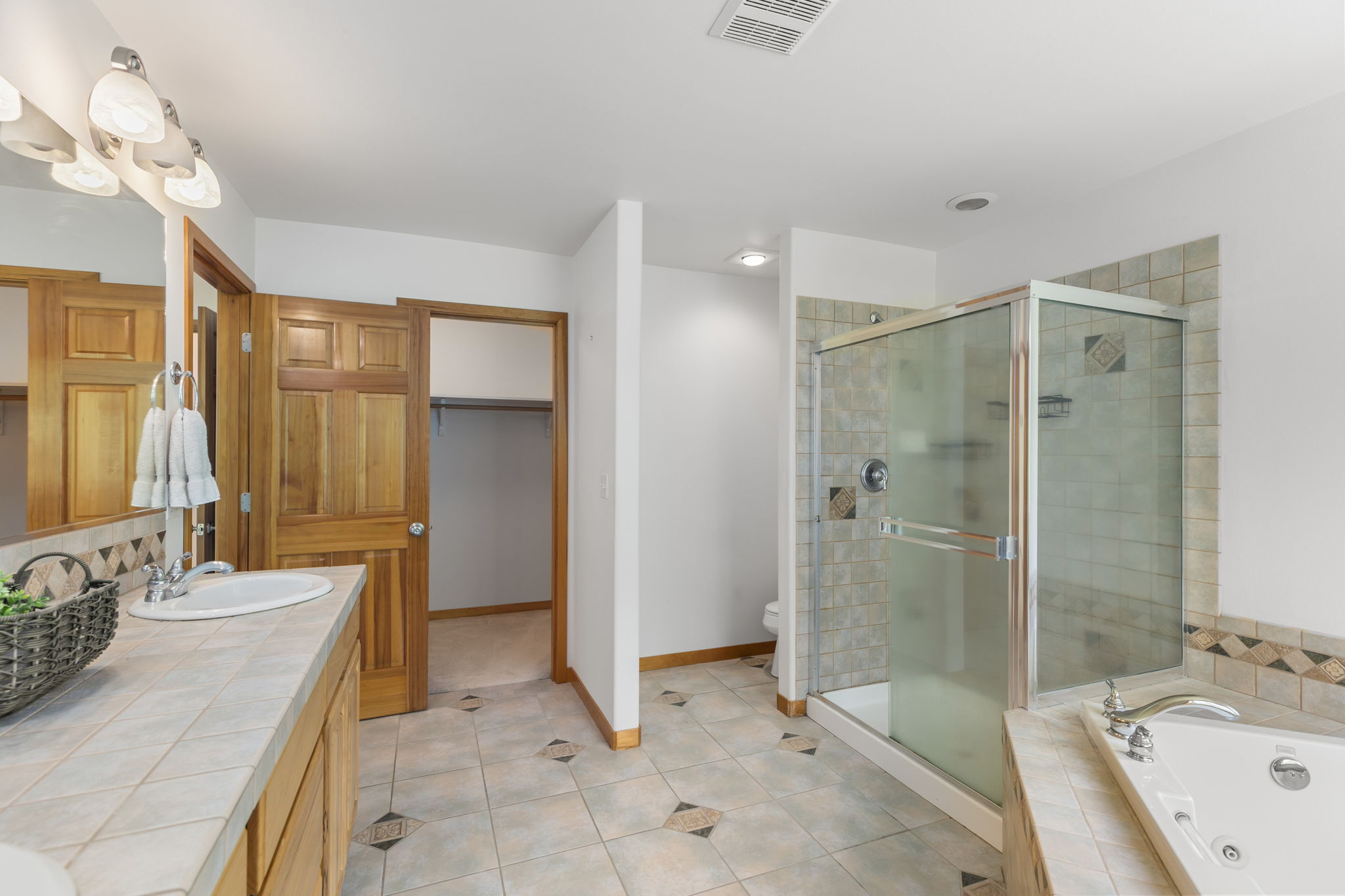 37-web-or-mls-ClearCreek-34