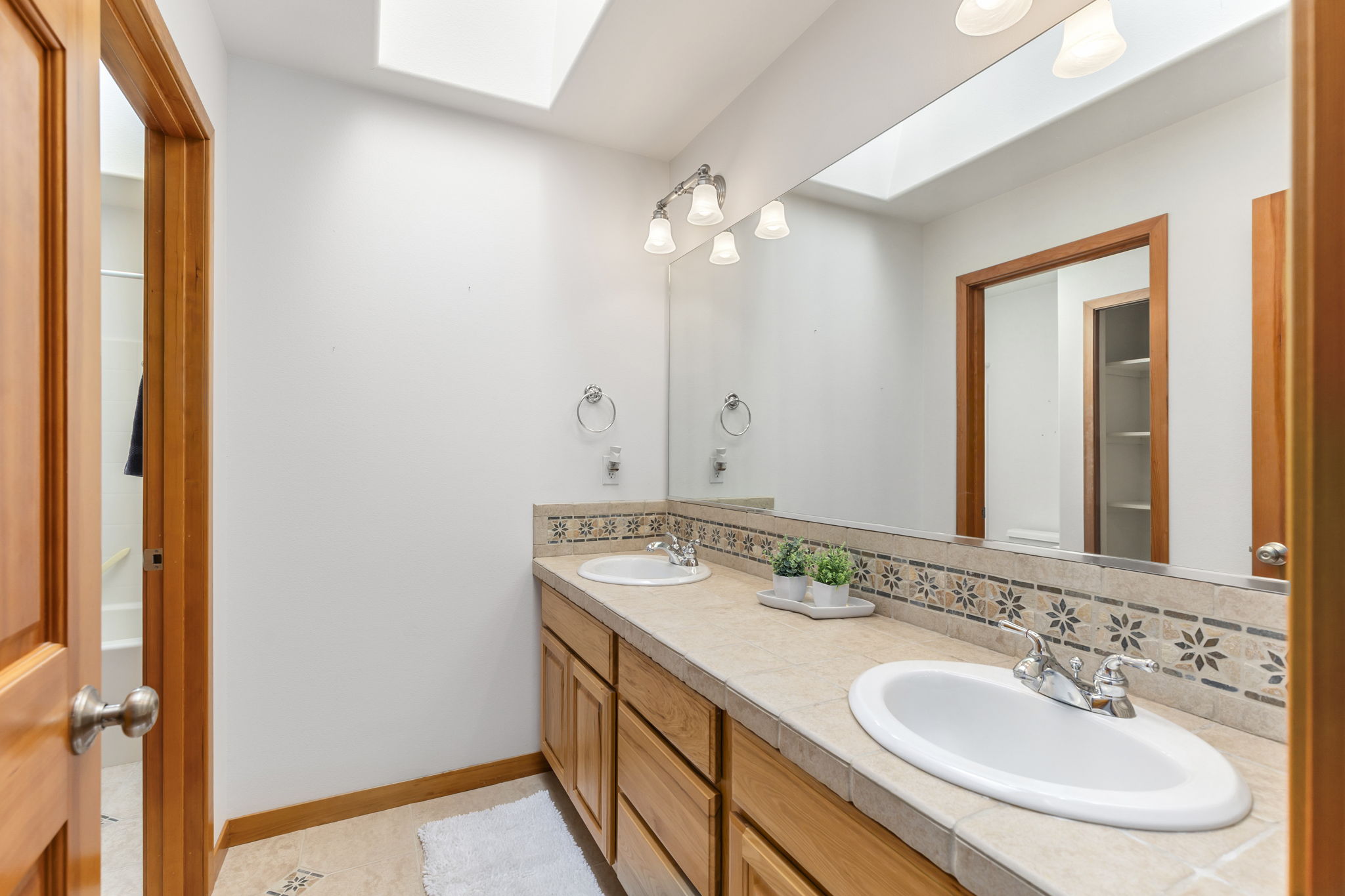 41-web-or-mls-ClearCreek-27