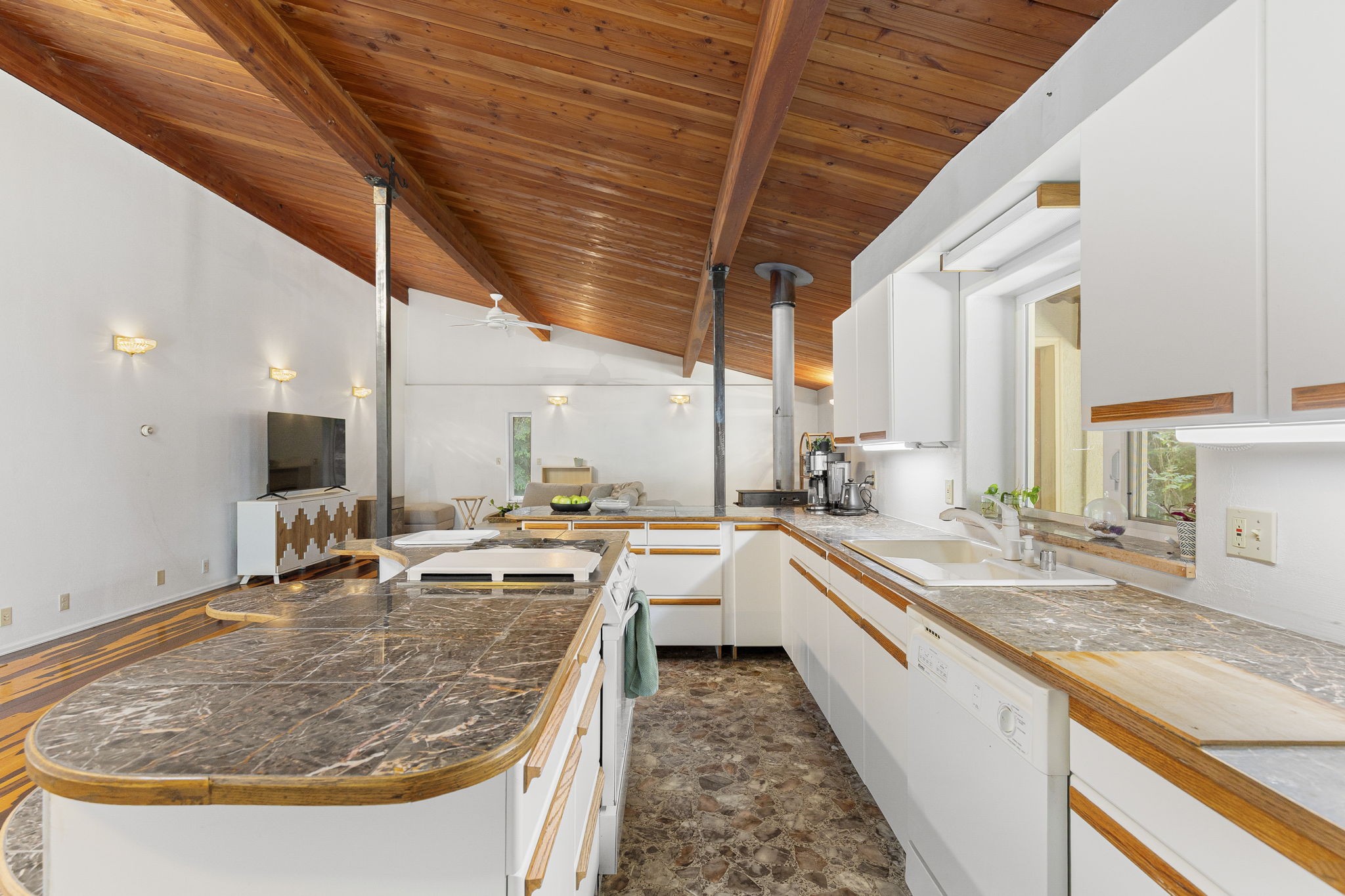 16-web-or-mls-Poulsbo-15